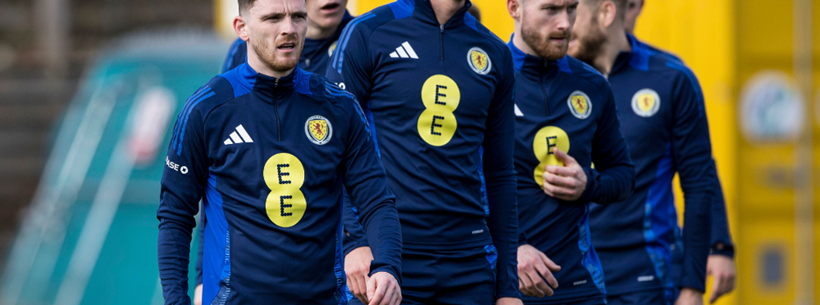 Andy Robertson leads Scotland in training