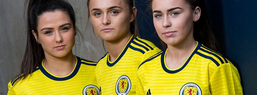 Women's Under-19s in the new away kit