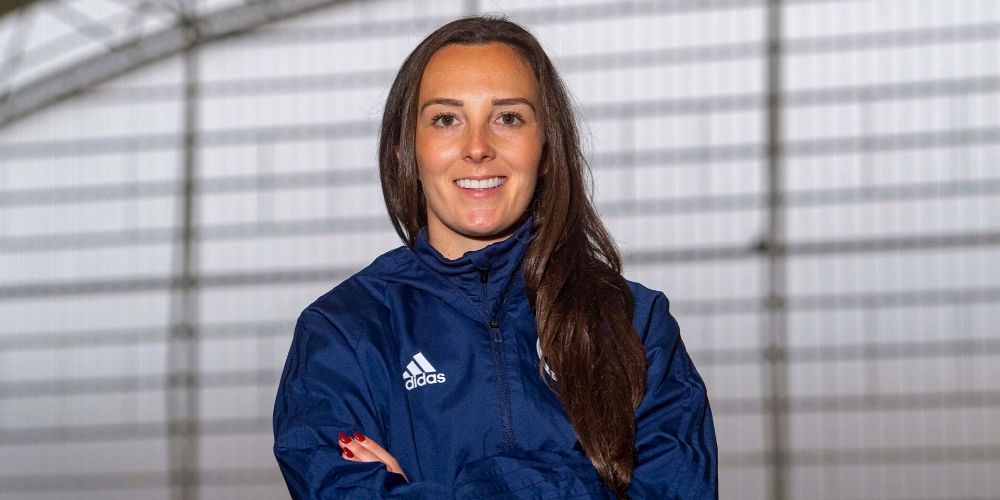 Weir hails grassroots volunteer heroes