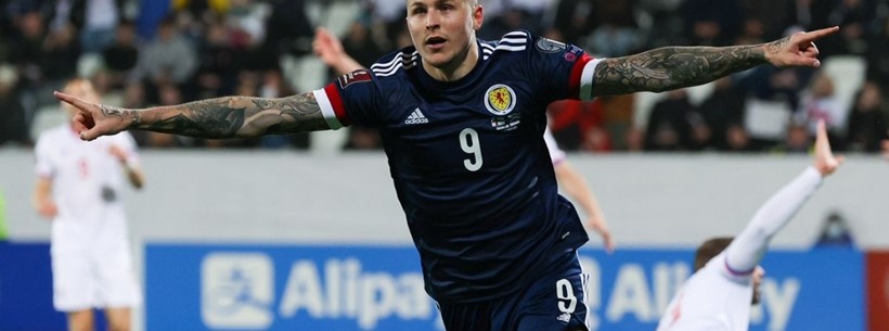 Dykes scores last gasp goal to secure vital victory in the Faroes